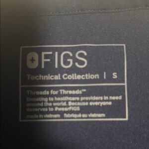 Maternity Figs Technical Collection Scrub Top and pants